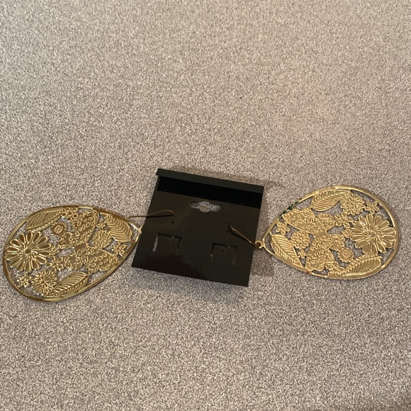 Earrings - Butterfly and flowers multi colour. - Picture 3 of 5